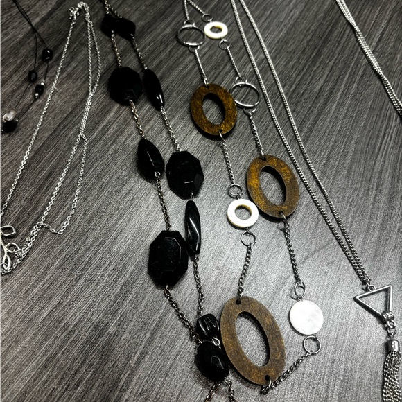 Set of 6 necklaces - Picture 4 of 4